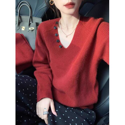Unique and beautiful red women's sweater with Korean design sense, high-end soft and fluffy turtleneck knit top for autumn and winter, lazy style.