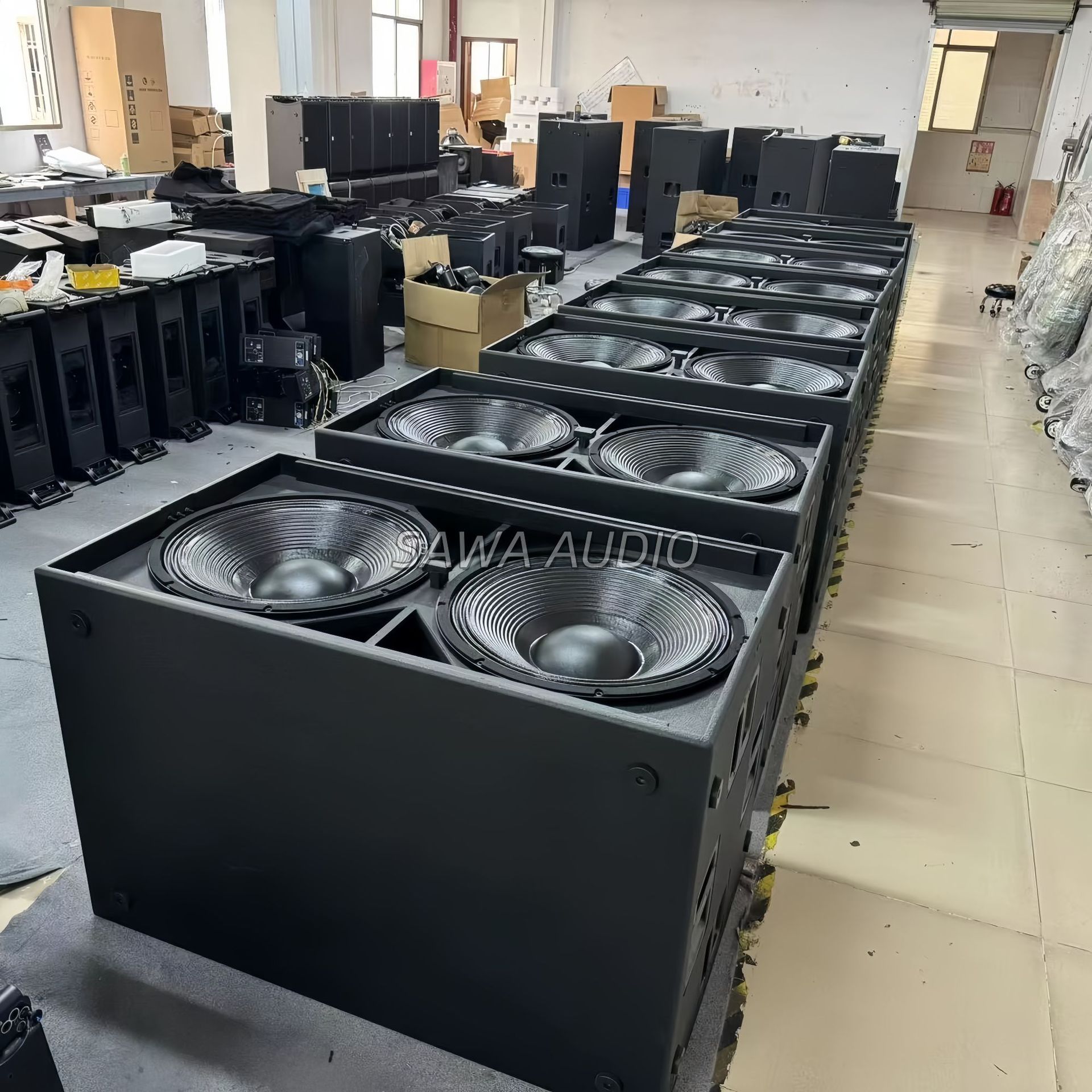 Doble 18 pulgadas alto nivel de presión sonora subwoofer fuerte sensación de choque al aire libre escenario concierto profesional de sonido de matriz de línea