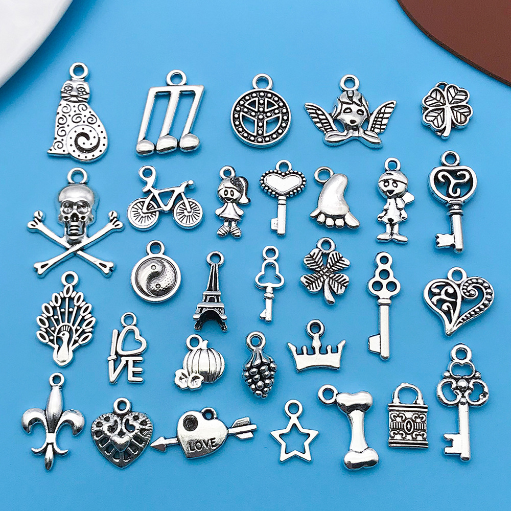 2g Weight Pendant Jewelry Making Type DIY Jewelry Accessories Classification 1 Piece Quantity Alloy Material Letter, Star, Crown Pattern Elegant Style 1 Piece Alloy Letter Star Crown Pendant 无