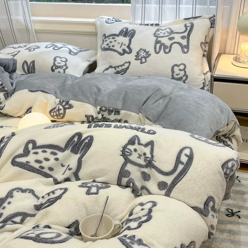 秋冬季加厚保暖涂鸦小黑猫牛奶绒雪花绒1.5m1.8床单被套三4四件套