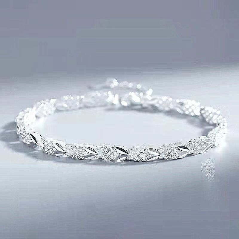 Four Leaf Clover Bracelet Image 9