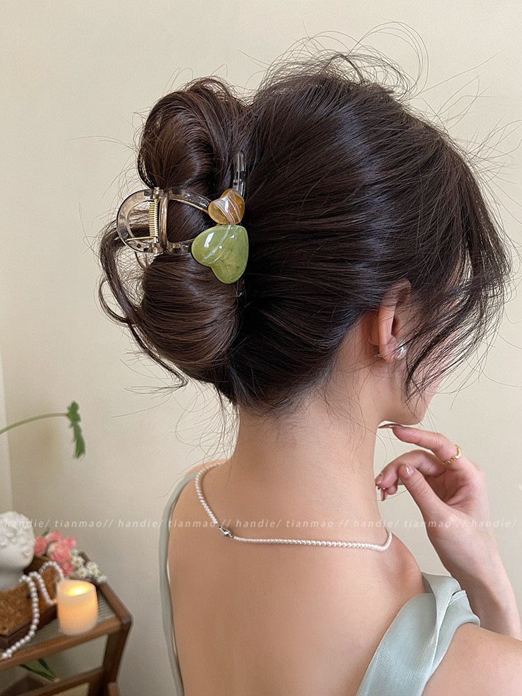 Nuevo modelo 2025, elegante accesorio para el cabello con forma de corazón y diseño de tiburón de alta gama para mujer, pinza para recogidos._voghion.com