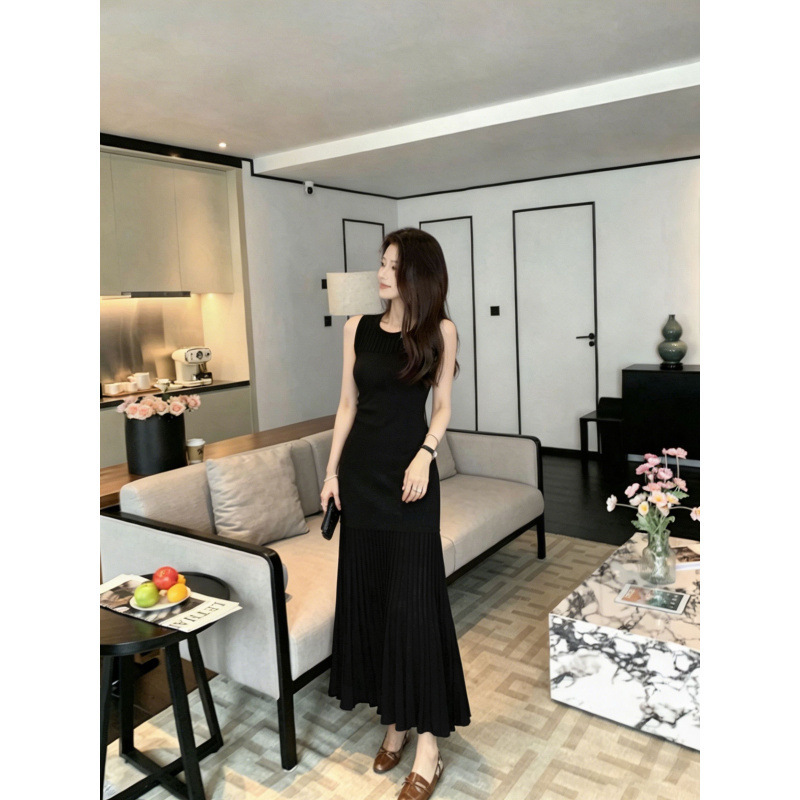 7897 Everyday Versatile Mid-Length Little Black Dress, Summer Round Neck Sleeveless Ribbed Knit High-Waisted Pleated Fishtail Dress