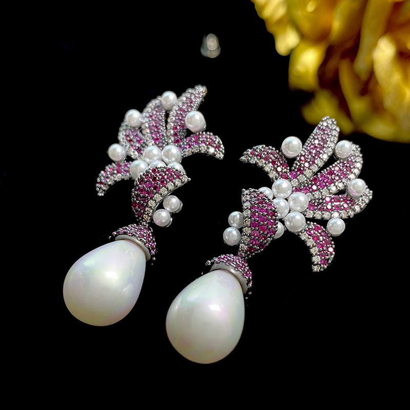 1 Pair Shiny Flower Inlay Copper Artificial Pearls Zircon Drop Earrings display picture 4