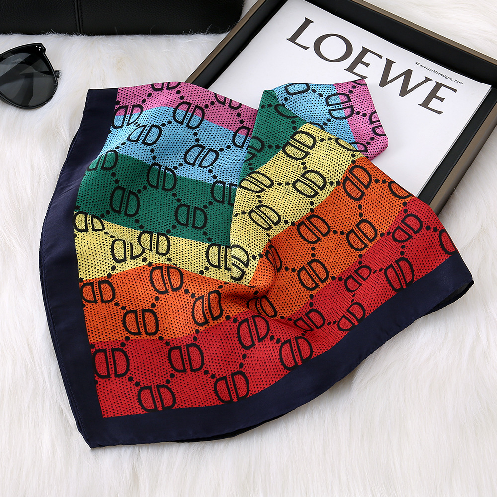 Corea del Sur marca impresa de contraste 70 bufandas de seda de imitación bufandas de moda arco iris bufandas de satén protector solar mayorista