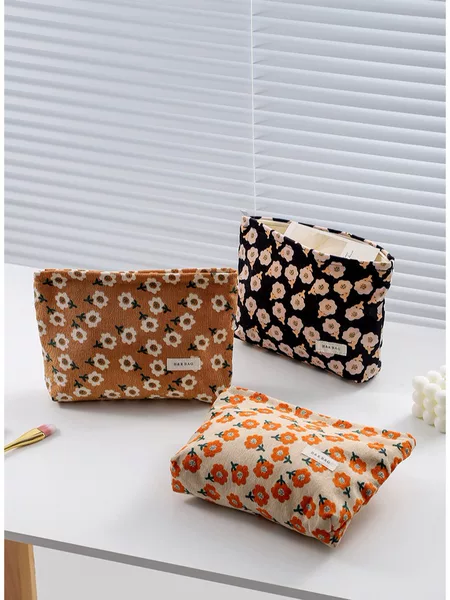 New retro floral corduroy cosmetic bag large capacity skin care wash bag portable hand-held cosmetic bag in stock