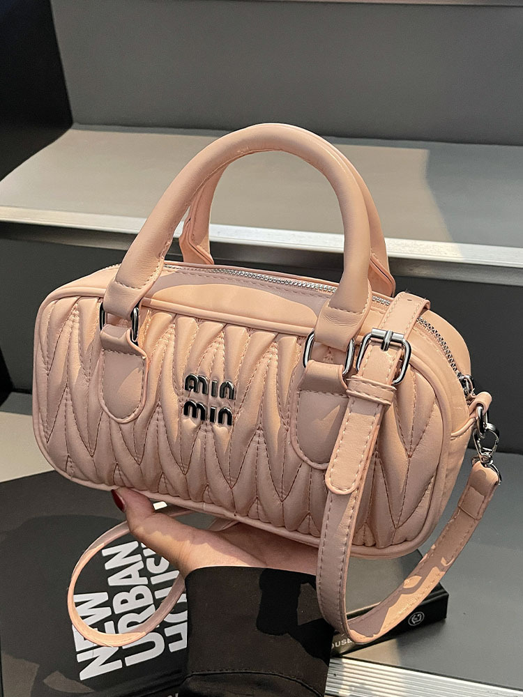 Bolso de mujer de alto nivel retro bolso de mujer nuevo otoño invierno popular versátil bolso de mochila bordado bolso de bolos de mano