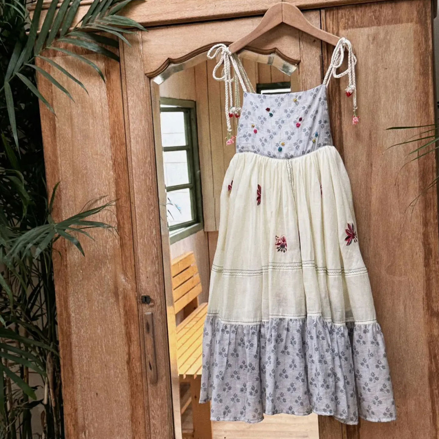 Girls' Dress Children's Holiday Dress Super Pretty Baby Strap Dress Little Girl New Beach Dopamine Thin