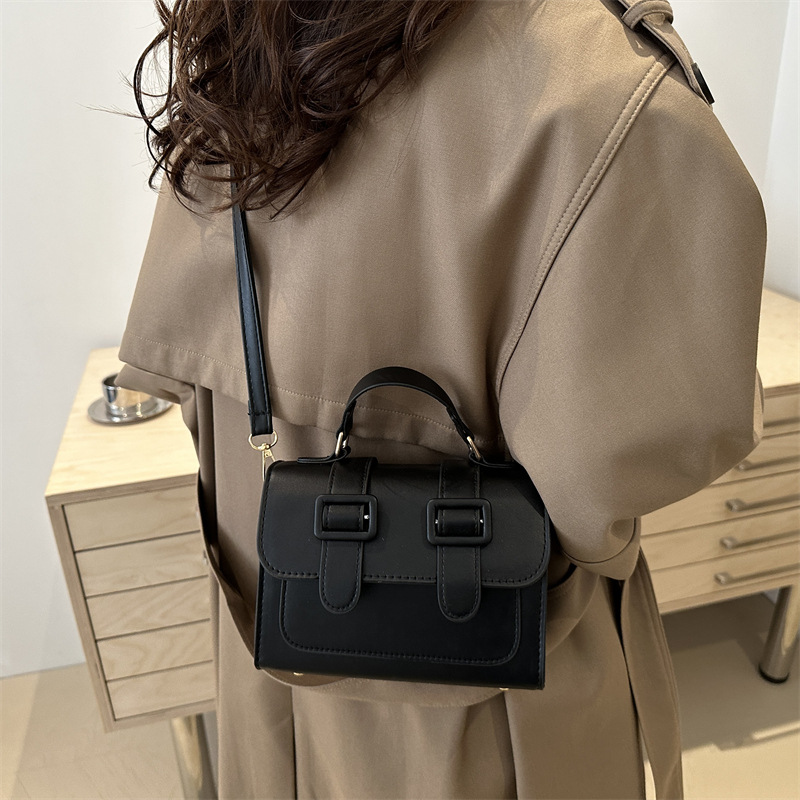 Bolso de alta sensación, bolso de moda coreano de mujeres, bolso pequeño, invierno 2024 nuevo estilo simple, bolso de hombro casual universal