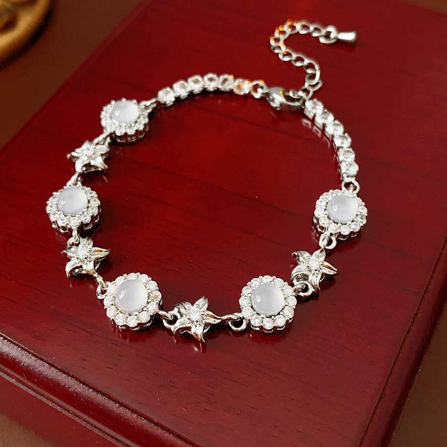 Pulsera de flor de calcedonia redonda de circón con microincrustaciones, lujo ligero, estilo frío, pulsera exquisita, joyería de moda de alta gama de todo fósforo