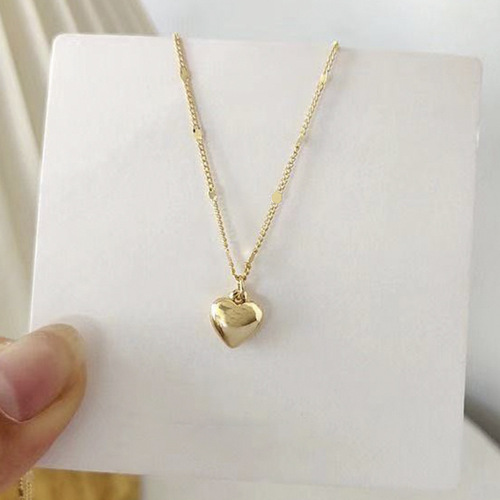 Japanese and Korean Love Necklace, Elegant Light Luxury Peach Heart Pendant Lock Chain, Unique Minimalist Versatile Heart Necklace for Women