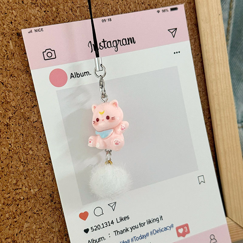 新商品の立体アニメの子猫の携帯チェーンが可愛い樹脂のキーホルダーです。