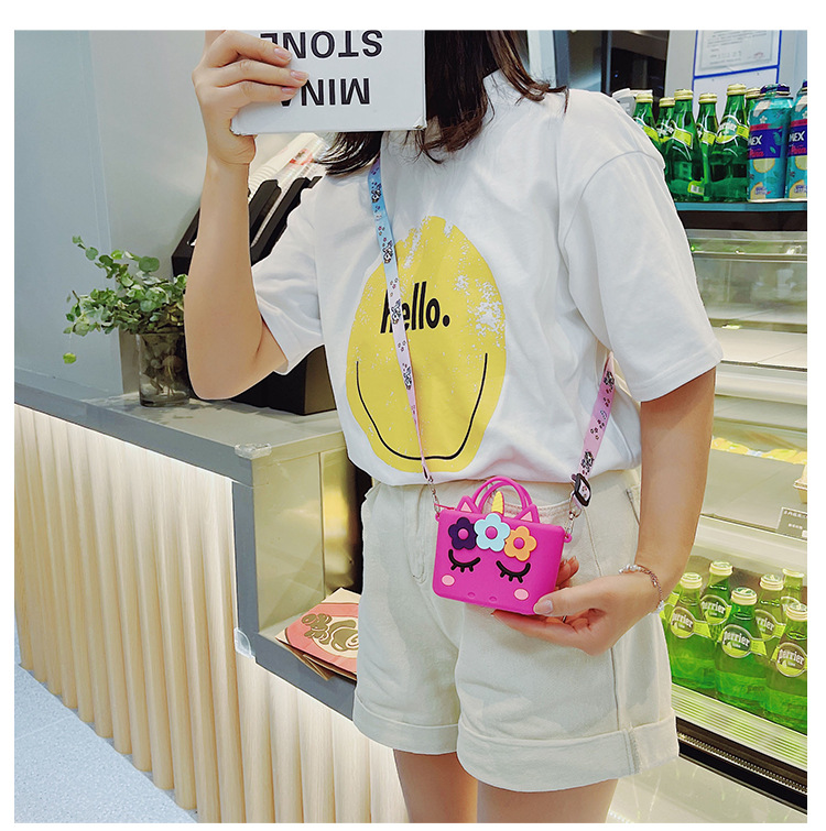 90g Weight Nylon Lining Material Zipper Closure Type Single Shoulder Strap Strap Type Animal Pattern White, Pink, Red Color Cute Cartoon  Silicone Bag 17