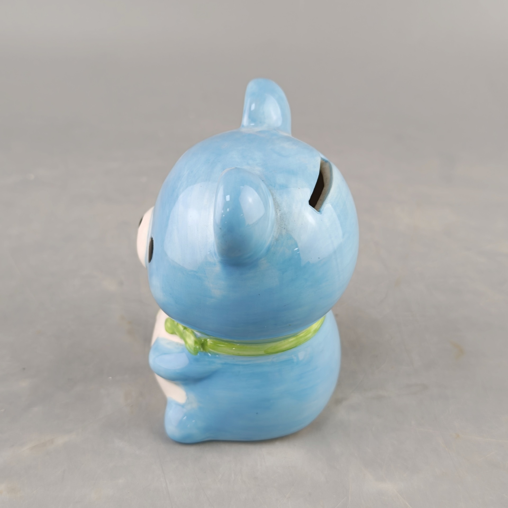 Personalizado creativo yuan Qi fácil oso cerámica lata de dinero mini decoración de escritorio fresca escena miniatura decoración del hogar
