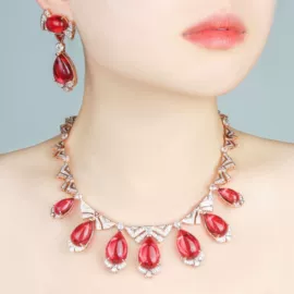 耳钉;耳环;项链