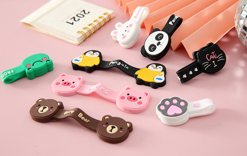 Cartoon Magnetic Cable Winder Cute Silicone Hub Earphone Harness Container Creative Desktop Cord Manager display picture 2