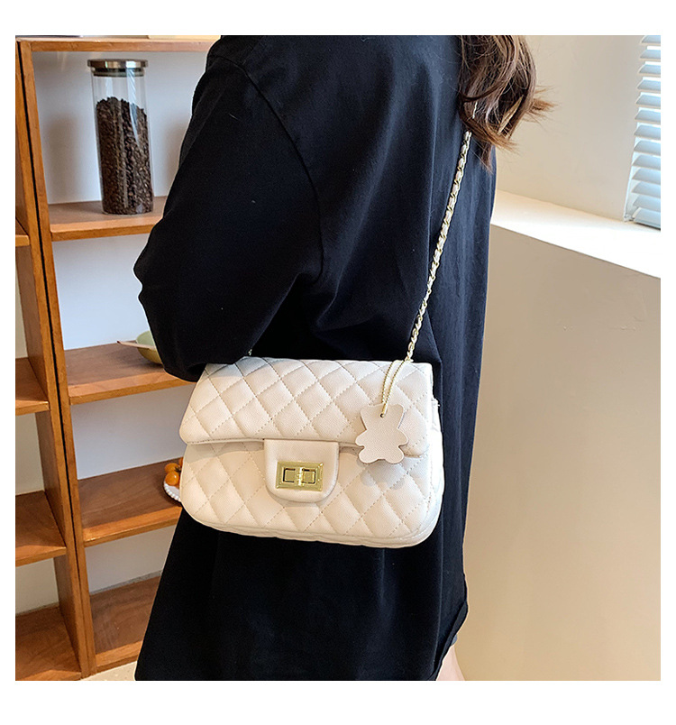 Summer 2022 New Style Solid Color Rhombus Pattern Chain Shoulder Small Square Bag display picture 3