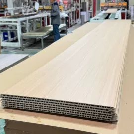 护墙板;石塑地板;平开门