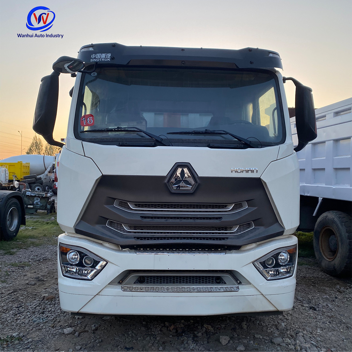 Cross-border Sinotruk Howo 6×4 Dump Truck, 380 horsepower, Euro II, rear eight-wheel engineering dump truck, 90% new