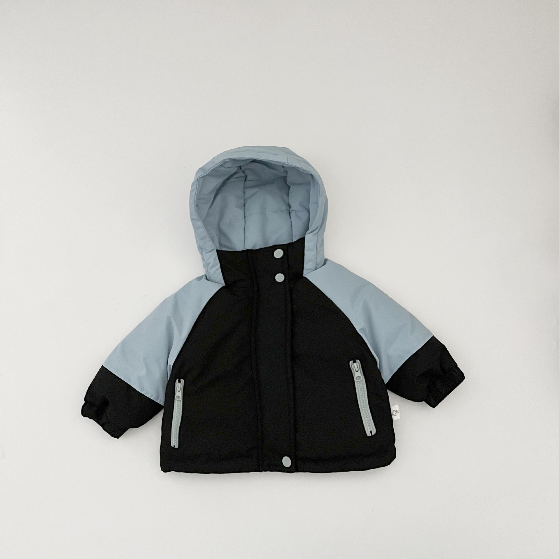 Invierno de invierno de niños 2025, nuevo bebé color exterior ligero, chaqueta, chaqueta de moda para bebés
