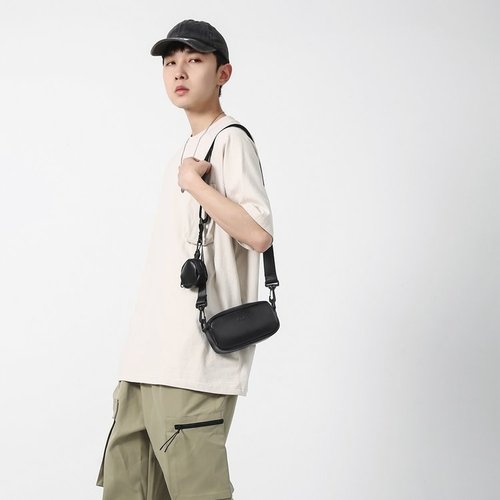 Small shoulder bag for men  new Harajuku style ins light casual small square bag street simple shoulder mobile phone bag