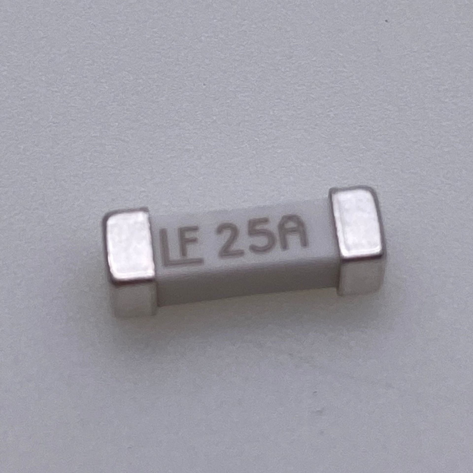 Littelfuse力特0456025.ER贴片熔断保险丝125V 25A 3.12 mm*10.1m