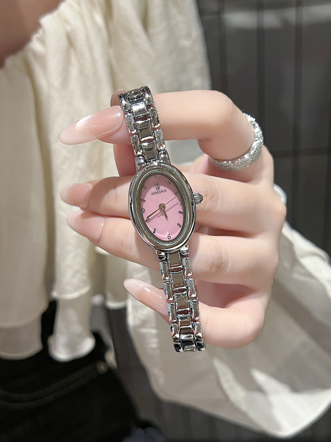 AIMANA New Pigeon Egg Dial Women's Watch Premium Elegant Luxury Temperament Wristwatch Exquisite Baguette Watch Wholesale