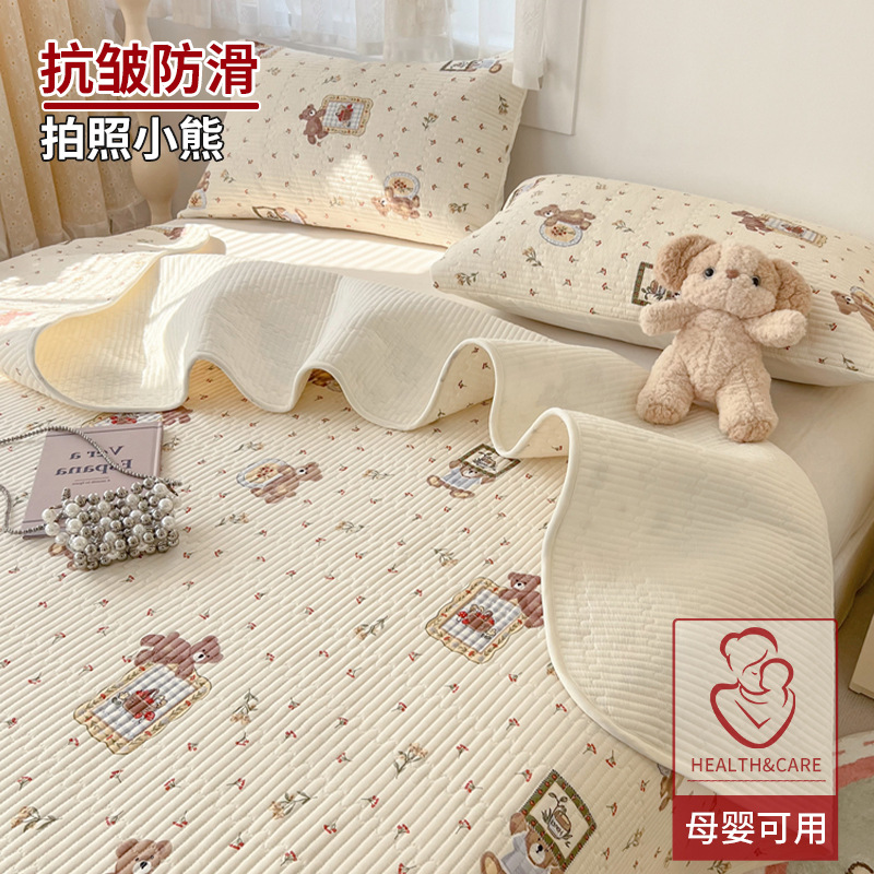 Juego de tres piezas con cubierta de cama de algodón Clase A 2025 nuevas sábanas de dormitorio acolchadas de tatami de algodón universal de cuatro estaciones