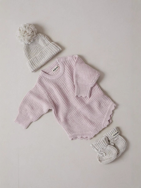 INS新生児耳付きベビー服、ニット機刺繍綿糸三角ロンパース、幼児用ワンピース|undefined