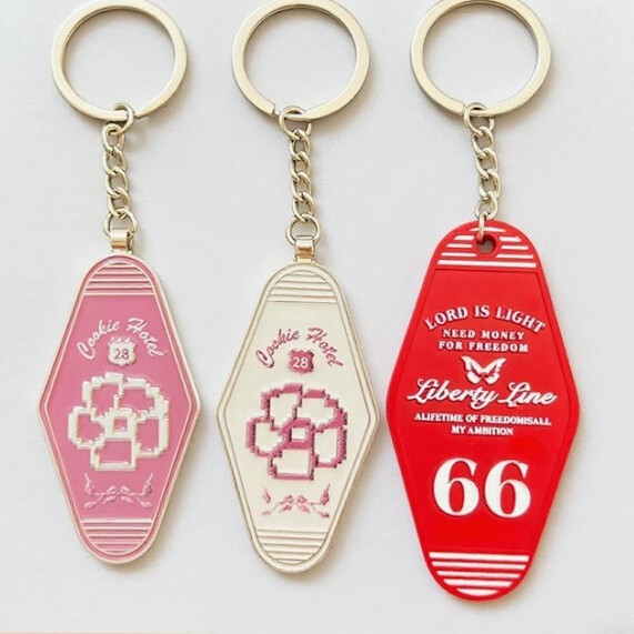 Metal Painted Keychain Airport Hotel Motel Diamond-Shaped Luggage Tag Clothing Number Tag Pendant Signboard Metal Painted Keychain Airport Hotel Motel Diamond-Shaped Luggage Tag Clothing Number Tag Pendant Signboard