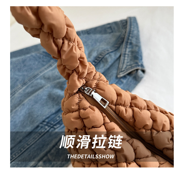Large-capacity pleated cloud bag, new fashionable single-shoulder hand-held dumpling bag, solid-color simple crossbody bag, cross-border wholesale Item Picture