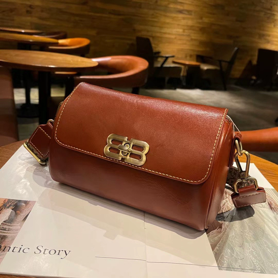 Leather shoulder bag, universal phone bag for leisure, cowhide, genuine leather