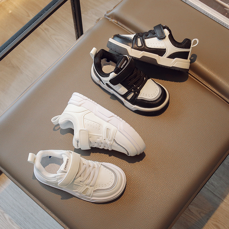 Venta al por mayor de calzado infantil para primavera y otoño 2025, zapatillas deportivas para niños, zapatillas deportivas blancas para estudiantes, zapatillas deportivas populares para niños, dropshipping