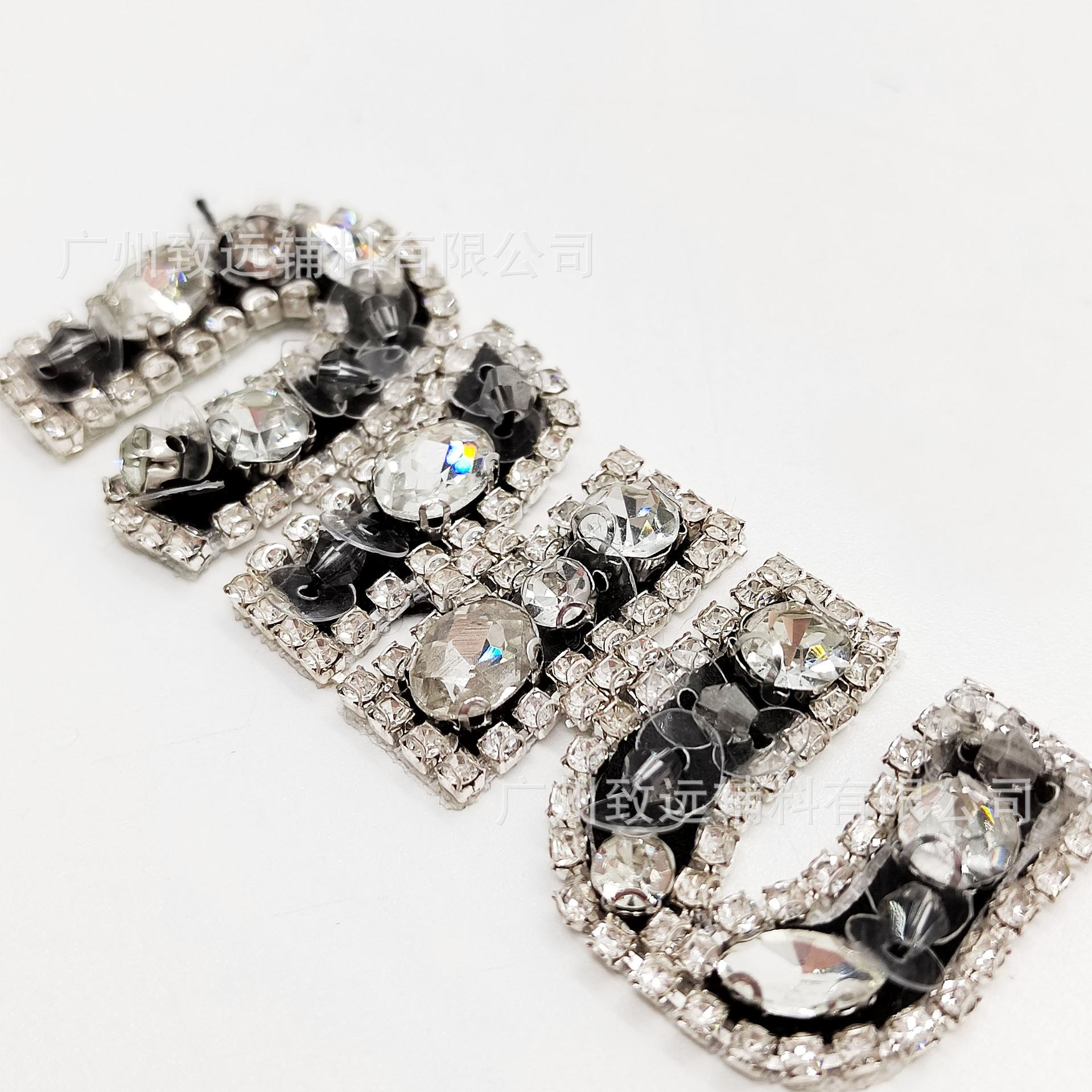 Parches de tela con letras inglesas de estilo nuevo, hechos a mano con cuentas, para bolsos, accesorios de ropa, y pedrería DIY para coser a mano.