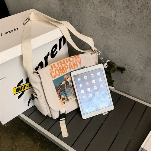 New casual crossbody bag wholesale fashion cool student messenger bag men and women street large capacity nylon shoulder bag