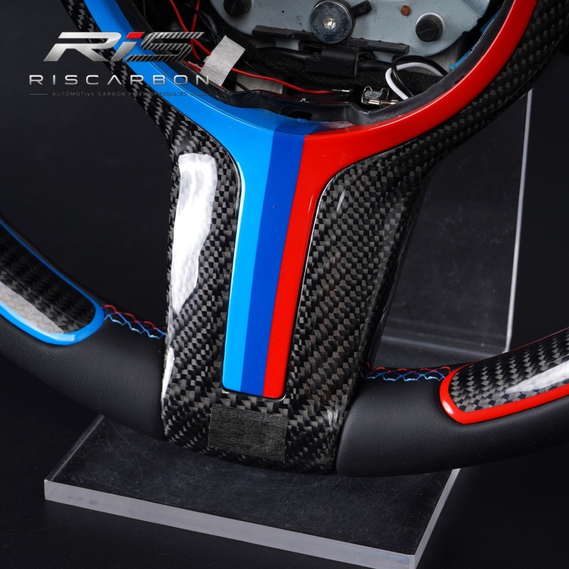 Carbon fiber red and blue dual-tone flat-bottom steering wheel with LED lights, compatible with BMW F30F10F11F15F16F20F18