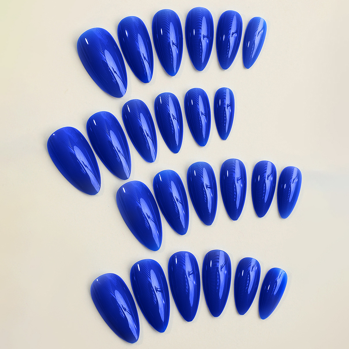 Uña al por mayor simple rectangular parche de uñas de color sólido al por mayor pieza de uñas productos terminados desmontables uñas