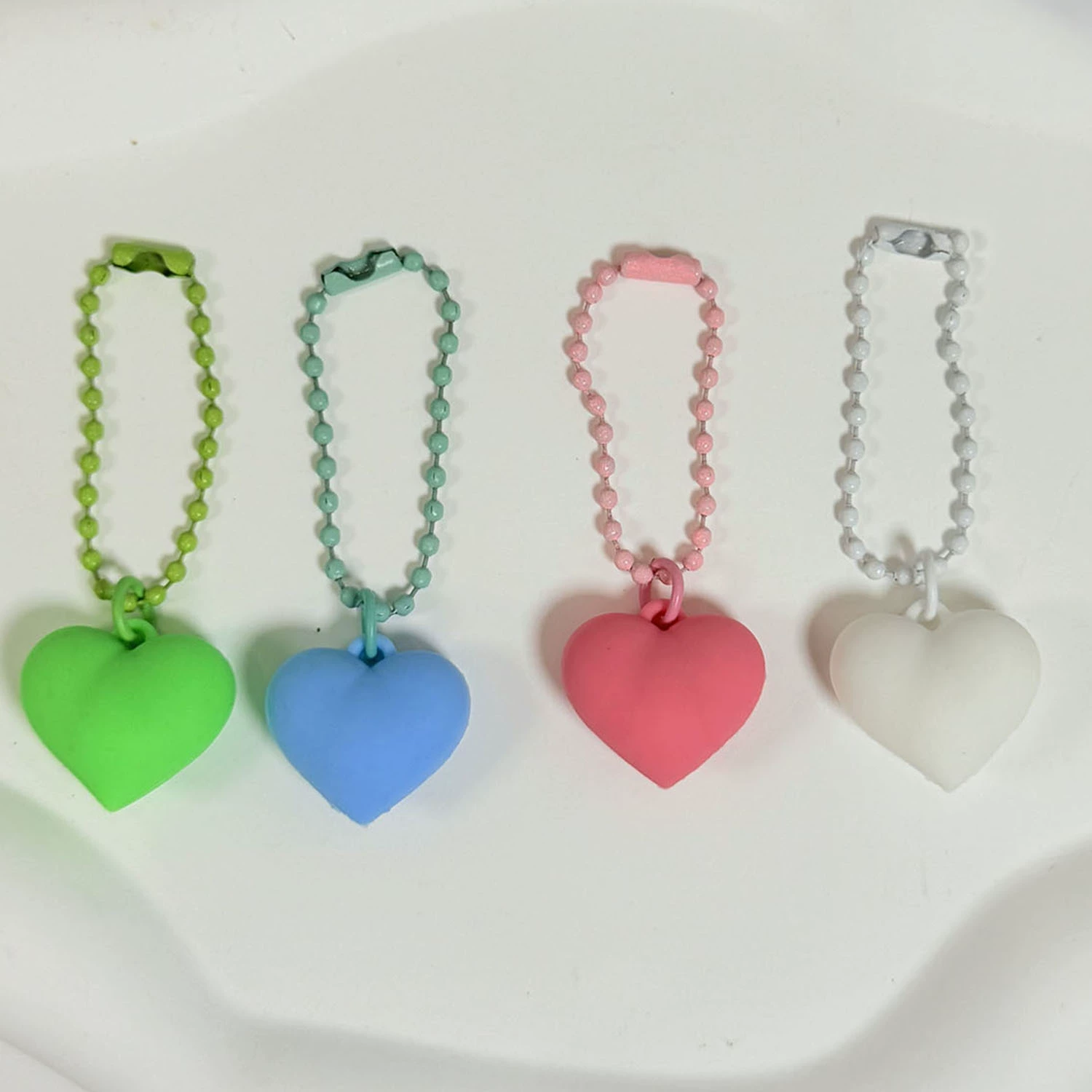 Красочный брелок-цепочка с бусинами в форме сердца, подвеска, простой стильный брелок для сумки, милый школьный брелок в форме сердца для девочек