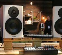 ���� BM5 MK III ���� Dynaudio �����M�� BM5 MK III��Դ����