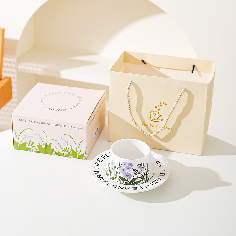 Juego de tazas y platillos de café de cerámica de estilo pastoral, taza de té de la tarde de celebridades de Internet, combinación de dim sum, sentido de alta calidad, fresco, literario y romántico