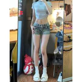 美式辣妹性感低腰牛仔超短裤女2026夏季新款修身显瘦包臀阔腿热裤