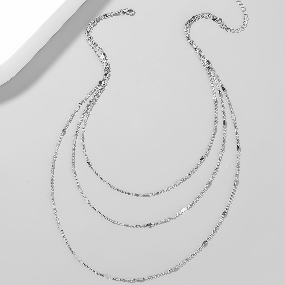 Colliers empilables à maillons fins dorés, simples et uniques, en vente transfrontalière (vente en gros)._voghion.com