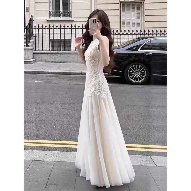 Elegant socialite-style dress with a high-end feel, lace and mesh patchwork, waist-cinching long dress, sleeveless tank dress Elegant socialite-style dress with a high-end feel, lace and mesh patchwork, waist-cinching long dress, sleeveless tank dress