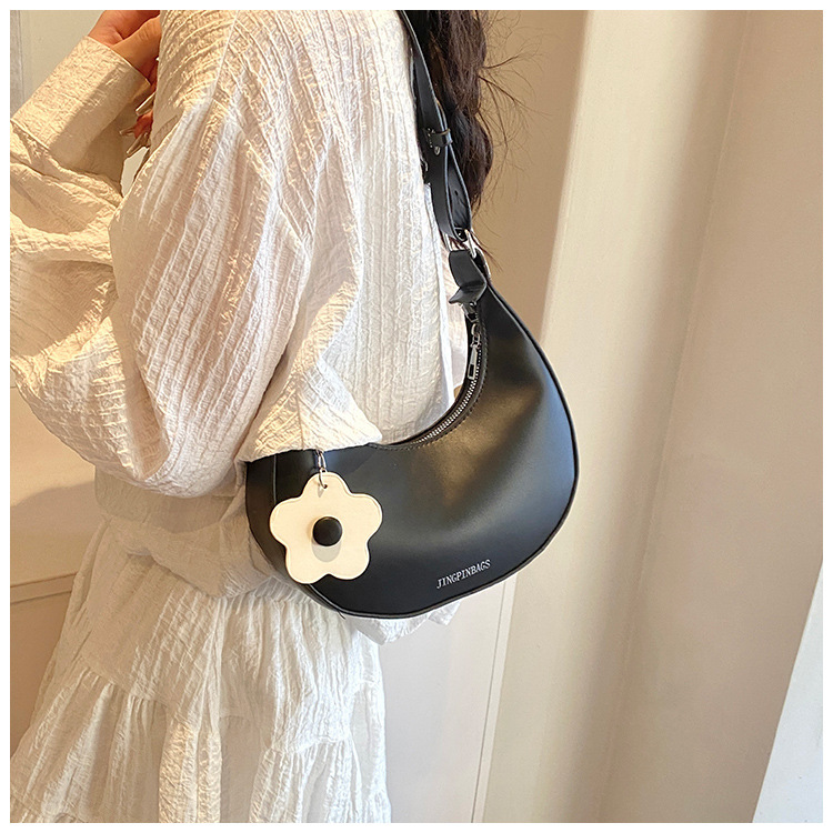 Cross-border women's bag 2024 New style, trendy texture, versatile, ins fashion single-shoulder armpit bag, small flower pendant, crescent moon bag undefined