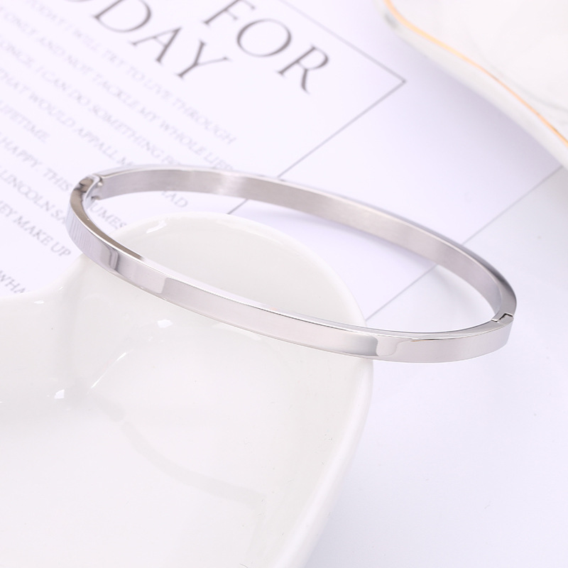 Wholesale Modern Style Solid Color Stainless Steel 18k Gold Plated Bangle display picture 3