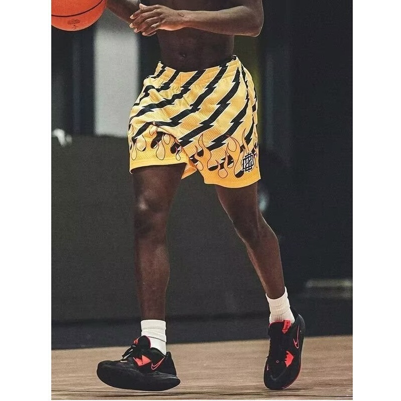 Trendy American-style casual over-the-knee sports basketball shorts for men, new summer flame pattern loose-fit quarter-length training shorts Trendy American-style casual over-the-knee sports basketball shorts for men, new summer flame pattern loose-fit quarter-length training shorts