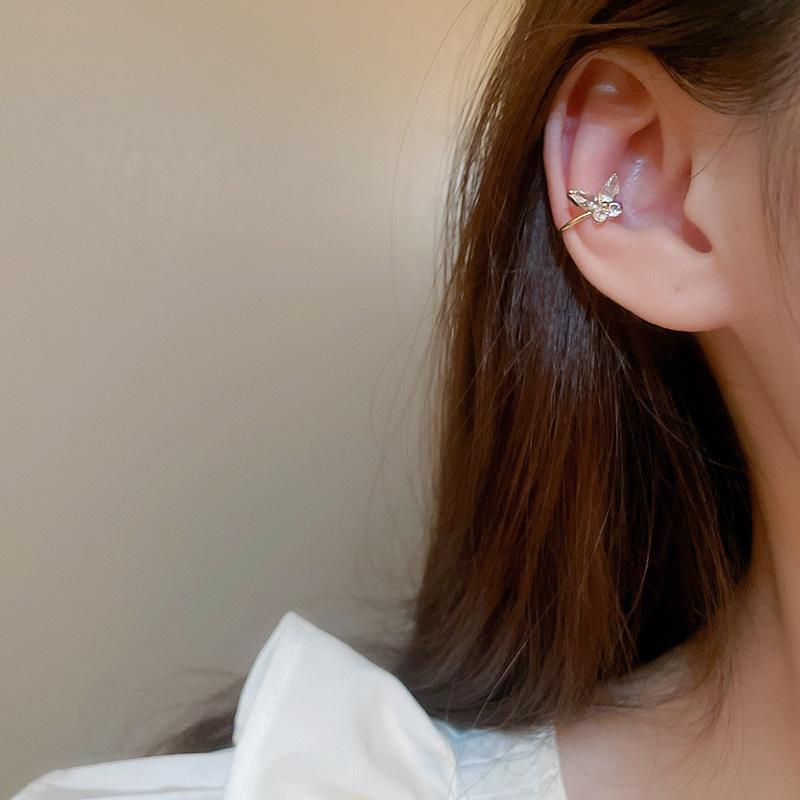 Aguja de plata Yiwu con joyería al por mayor, puestos callejeros, suministro del mercado nocturno, transmisión en vivo, estilo caliente, aretes de libro rojo, fabricante de accesorios, mujeres