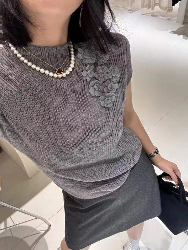 这一白法式立体花朵设计短袖细羊毛针织衫女2025秋季新款洋气上衣|undefined