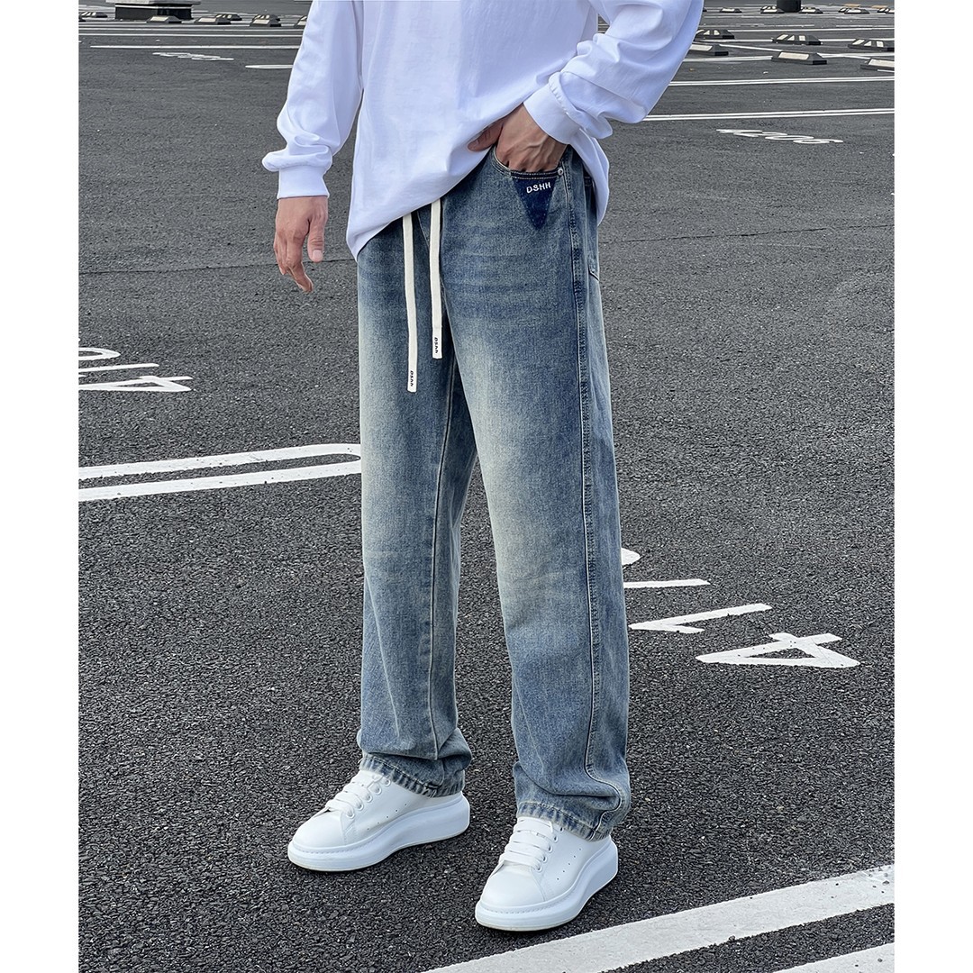 DSHH on erittäin hyvä pukeutumaan syksyn uusiin farkkuihin, miesten pestyihin trendikkäisiin merkkisiin väljiin, suoriin amerikkalaisiin high street -housuihin._voghion.com