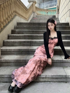 辣妹性感印花吊带连衣裙纯欲蕾丝边气质收腰显瘦度假风碎花长裙
